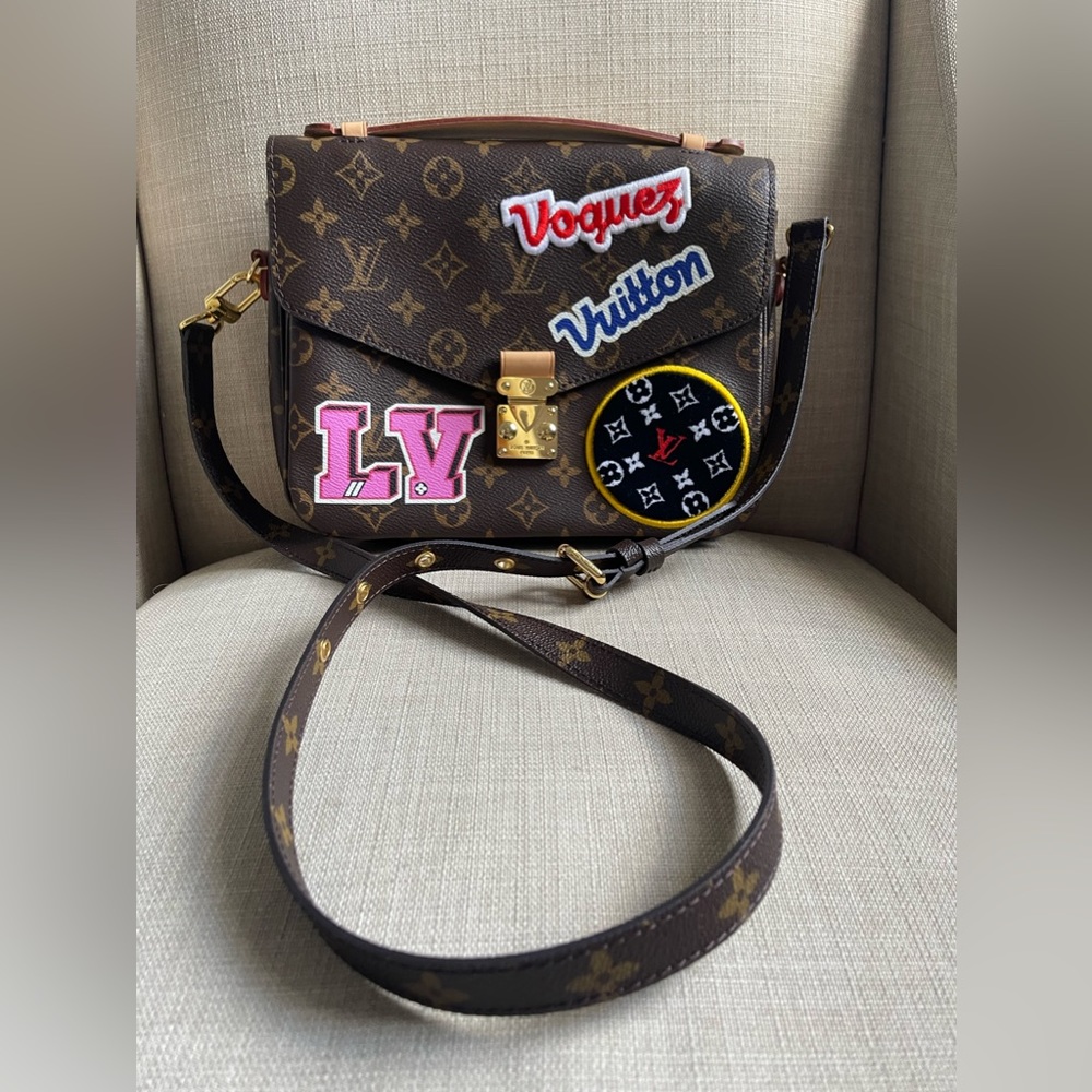 Limited Edition 
Louis Vuitton Pochette Metis Patches Bag - Picture 2 of 8